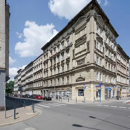 Komfortowy Blisko Rzeki We Wroclawiu Z Biurkiem I Wanna By Renters アパート *