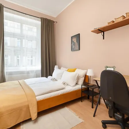 Apartamento Komfortowy Blisko Rzeki We Wroclawiu Z Biurkiem I Wanna By Renters *