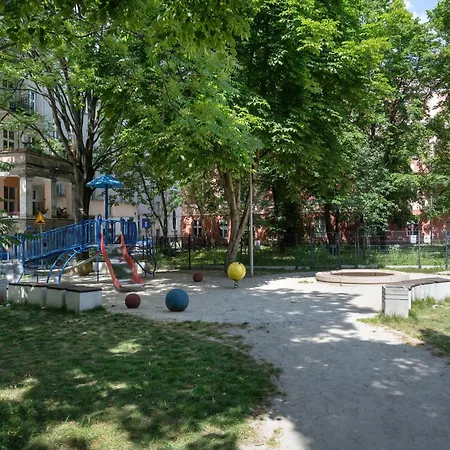 Komfortowy Blisko Rzeki We Wroclawiu Z Biurkiem I Wanna By Renters *